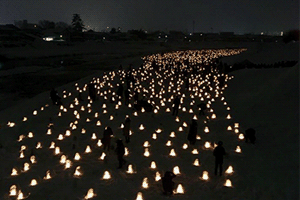 Завораживающий фестиваль снежных домиков Камакура в японском городе Йокоте