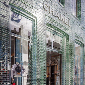 Бутик Chanel в Амстердаме с фасадом из сверхпрочных стеклоблоков