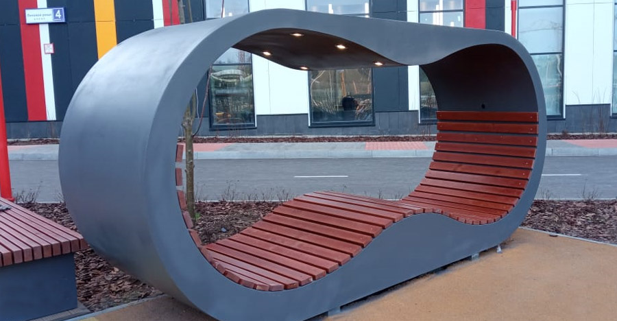 Умная скамейка – Эко-портал с солнечной панелью Хоббика