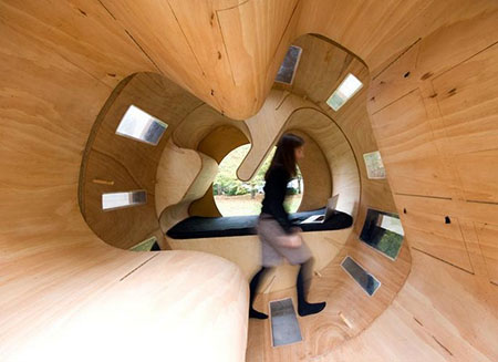 "Дом - бочка" - отличный пример эргономично устроенного пространства.