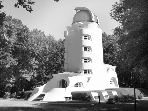 Башня Эйнштейна от Эриха Мендельсона