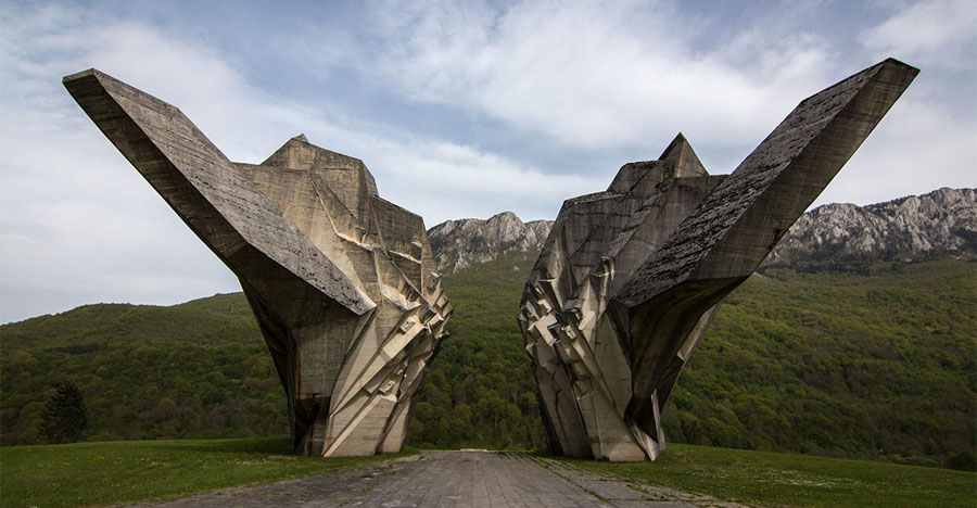 "Тяжелые крылья свободы" - один из самых узнаваемых военных мемориалов на территории бывшей Югославии