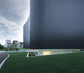 Музей искусства и образования Хумао. Металлический фасад. Фото © HouPictures