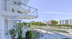 White Tree Tower.  Дом с балконом. Фото: espaces-atypiques.com