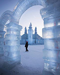 Фестиваль скульптур и архитектуры из снега и льда в Харбине. Фото: Instagram