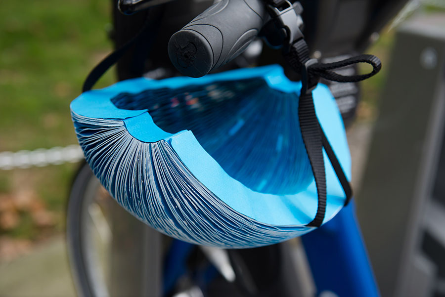 Складной вело-шлем из бумаги выиграл престижную премию Джеймса Дайсона