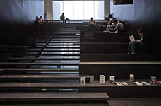 Библиотека Sant Antoni - Joan Oliver в Барселоне . Изображение @ Pep Sau