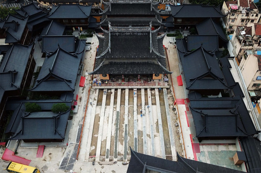 В Шанхае перенесли Буддийский храм весом в 2 тысячи тонн!