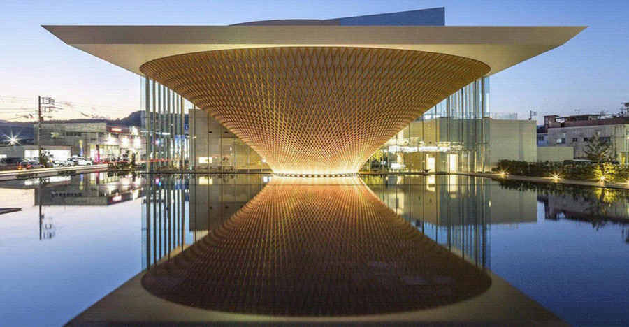 Инверсия в архитектуре - в Японии открылся Центр всемирного наследия Fuji, спроектированный Shigeru Ban Architects