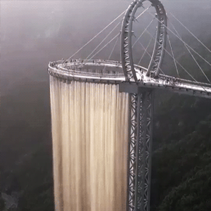В Китае открылся самый высокий консольный мост с одной опорой