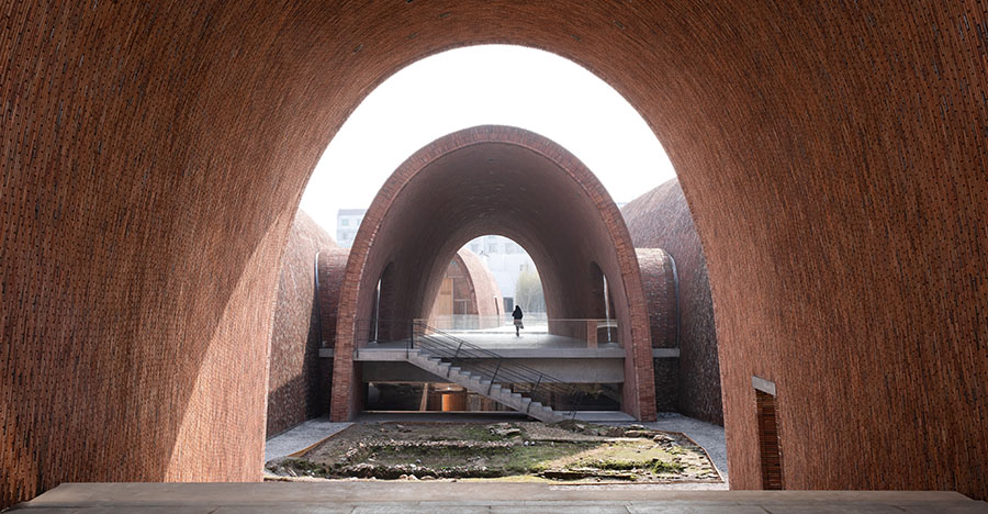 Кирпичные арки и природная архитектура: в китайской "столице фарфора" появился новый музей