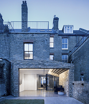 Step House - ритм современной кирпичной архитектуры в респектабельном районе Лондона /// ОСОБАЯ АРХИТЕКТУРА