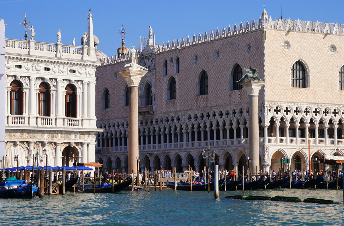 Дворец дожей - от оборонительной крепости к шедевру венецианской готики
