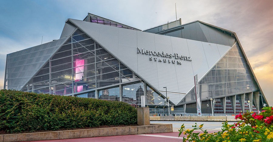 Mercedes-Benz Stadium с уникальной кинетической крышей - устойчивая архитектура, спасающая от наводнений