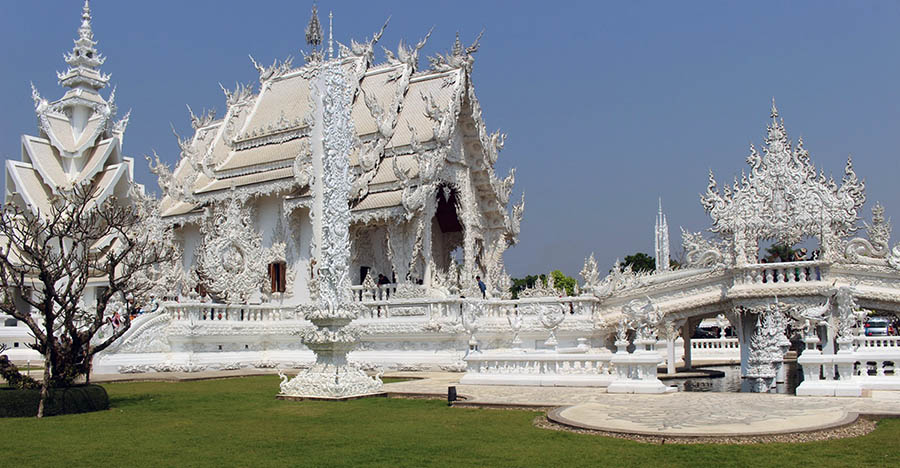 Белый Храм - одна из самых известных архитектурных достопримечательностей Таиланда
